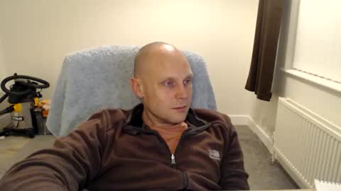 Mr Baldy Likes to Chat online show from November 8, 5:38 pm