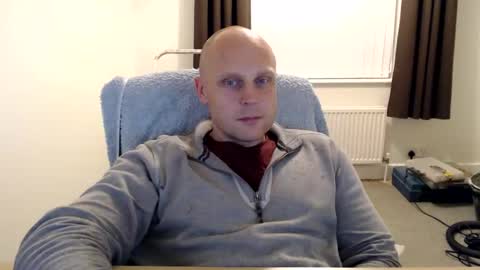 Mr Baldy Likes to Chat online show from October 12, 12:04 am