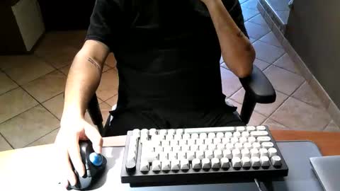 Snapshot of mr_kaa chatting on September 21, 1:33 pm mr_kaa online show from September 21, 1:33 pm