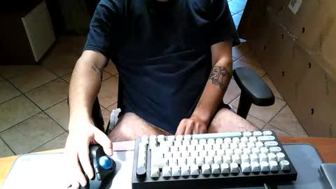 Snapshot of mr_kaa chatting on October 12, 3:28 pm mr_kaa online show from October 12, 3:28 pm