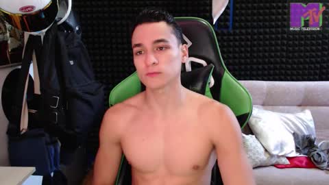 Snapshot of mr_lollipop77 chatting on October 19, 10:35 pm Call me Angel please online show from October 19, 10:35 pm