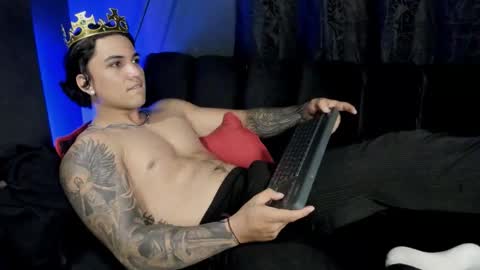 Snapshot of mr_maximo chatting on October 23, 3:21 am mr_maximo online show from October 23, 3:21 am