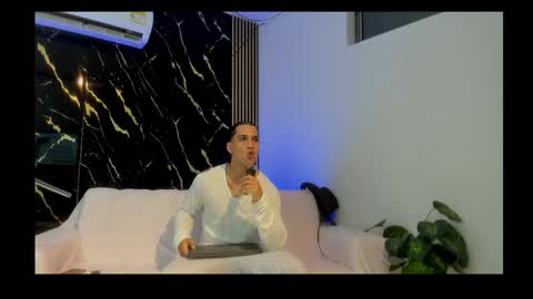 mr_maximo online show from May 1, 5:54 am