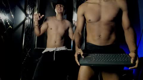 Snapshot of mr_maximo chatting on October 28, 5:21 am mr_maximo online show from October 28, 5:21 am