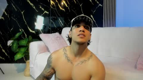 mr_maximo online show from April 28, 5:45 am