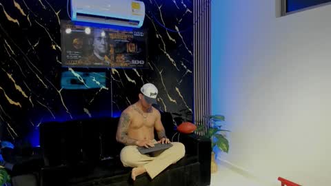 mr_maximo online show from February 27, 5:08 am