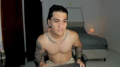 mr_maximo online show from May 17, 3:58 am
