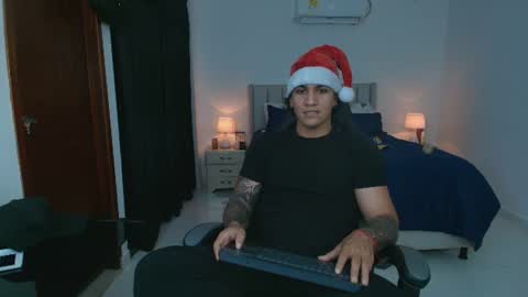 mr_maximo online show from June 11, 2:22 am