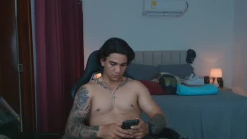 mr_maximo online show from June 27, 5:43 am