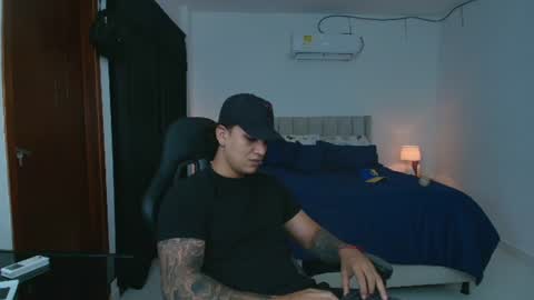 mr_maximo online show from June 11, 2:53 am