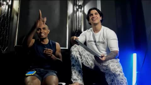 Snapshot of mr_maximo chatting on October 13, 5:02 am mr_maximo online show from October 13, 5:02 am