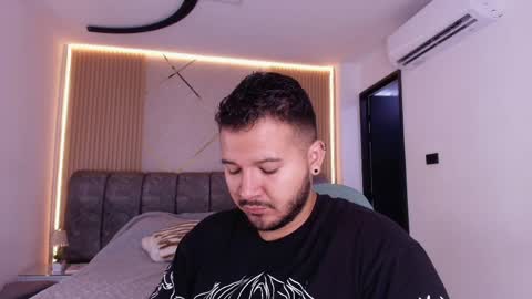 MIKEE online show from April 7, 3:06 am