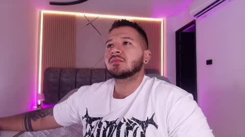 MIKEE online show from April 16, 3:06 am