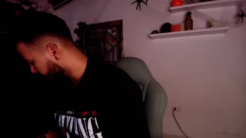 Snapshot of mr_mikee_ chatting on October 28, 3:09 am MIKEE online show from October 28, 3:09 am