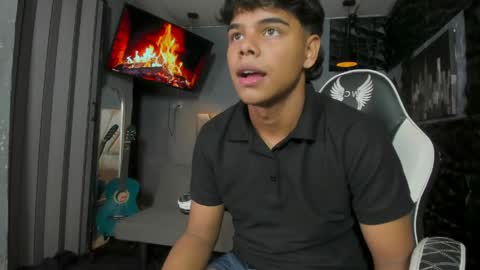 mr_mois online show from April 5, 7:27 am