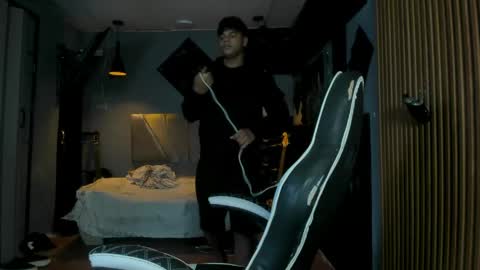 mr_mois online show from June 9, 6:37 am