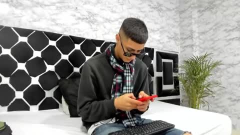 Mr Porn  online show from April 17, 9:50 pm