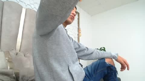 Mr Porn  online show from April 20, 12:30 pm