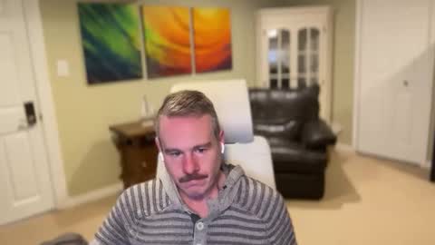 mr_r3 online show from December 23, 3:04 am