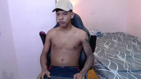 Snapshot of mr_stiven_ chatting on February 2, 2:17 am mr_stiven_ online show from February 2, 2:17 am