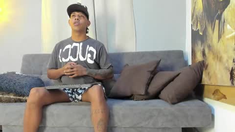 mr_stiven_ online show from April 28, 2:38 am