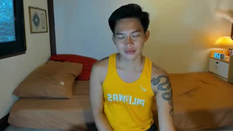 Snapshot of mr_swe3t0oth chatting on September 30, 7:24 am KYLE online show from September 30, 7:24 am