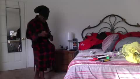 Snapshot of mrbigdthomas chatting on October 4, 1:49 pm MrBigDThomas online show from October 4, 1:49 pm