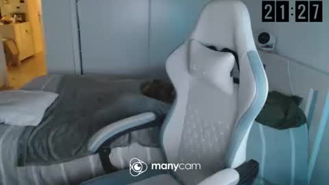 mrdr000 online show from April 20, 7:27 pm