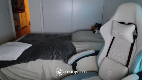 mrdr000 online show from June 7, 8:38 pm