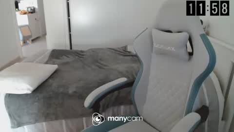 mrdr000 online show from April 23, 9:58 am