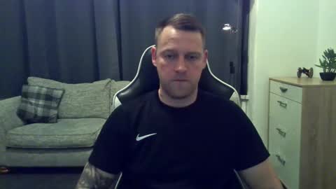 mrengland86566 online show from March 11, 11:34 pm