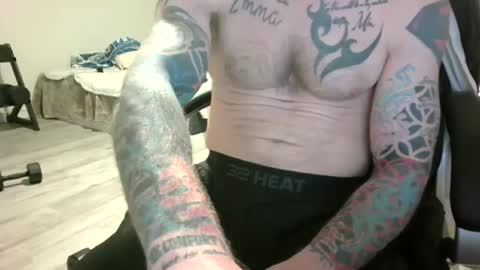 Snapshot of mrf388 chatting on October 4, 8:08 am IwantU2WatchME online show from October 4, 8:08 am