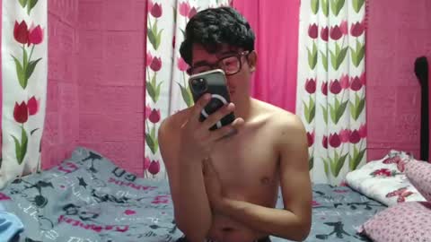 mrheartthief online show from June 22, 6:56 pm
