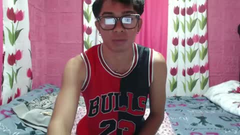 mrheartthief online show from June 16, 8:22 pm
