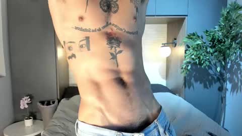 mrjustin_ online show from November 17, 10:46 pm