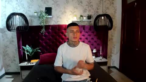 mrjustin_ online show from November 12, 8:47 pm