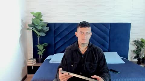 mrjustin_ online show from October 12, 9:09 pm