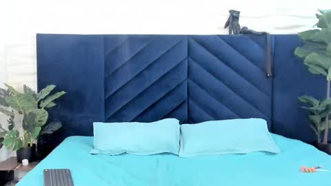 mrjustin_ online show from December 17, 8:59 pm