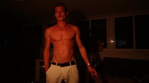 Mr Long online show from November 15, 9:39 pm