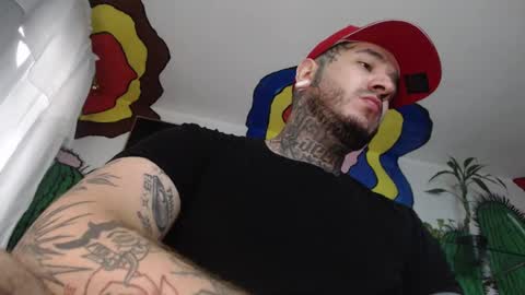 Snapshot of mrmanny__ chatting on December 21, 6:02 pm mrmanny__ online show from December 21, 6:02 pm