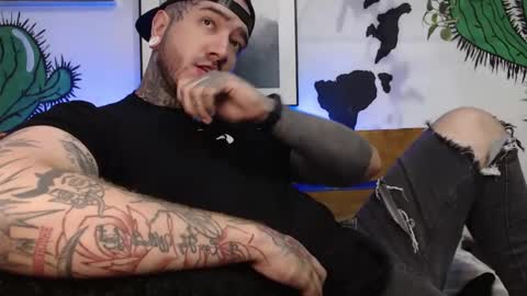 Snapshot of mrmanny__ chatting on January 1, 8:47 pm mrmanny__ online show from January 1, 8:47 pm