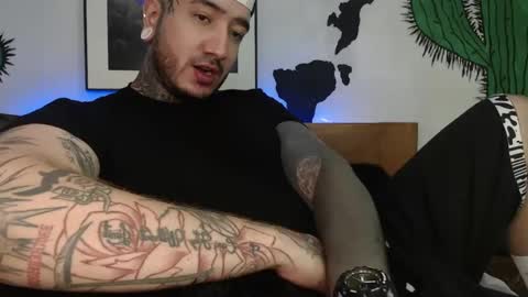Snapshot of mrmanny__ chatting on December 10, 9:11 pm mrmanny__ online show from December 10, 9:11 pm