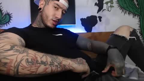 Snapshot of mrmanny__ chatting on February 16, 9:15 am mrmanny__ online show from February 16, 9:15 am