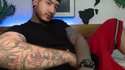 Snapshot of mrmanny__ chatting on December 13, 11:17 pm mrmanny__ online show from December 13, 11:17 pm