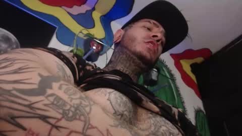 Snapshot of mrmanny__ chatting on October 10, 9:14 am mrmanny__ online show from October 10, 9:14 am