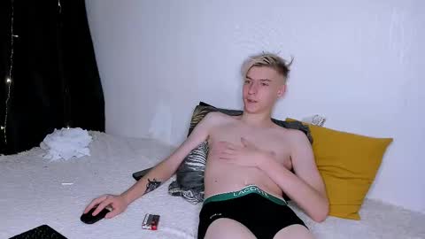 Snapshot of mrsexycum4u chatting on December 12, 2:37 am Adam online show from December 12, 2:37 am