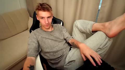 Snapshot of mrsexycum4u chatting on September 21, 11:10 am Adam online show from September 21, 11:10 am