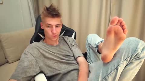 Snapshot of mrsexycum4u chatting on September 12, 11:54 am Adam online show from September 12, 11:54 am