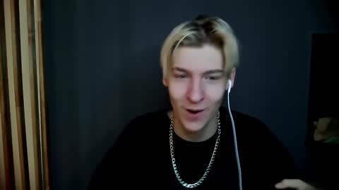 Snapshot of mrsexycum4u chatting on January 2, 4:09 am Adam online show from January 2, 4:09 am