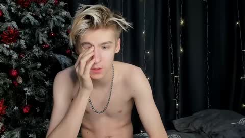 Snapshot of mrsexycum4u chatting on January 24, 6:35 pm Adam online show from January 24, 6:35 pm